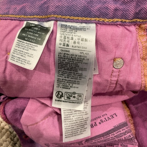 NWT Levi's 501 Premium Mini Shorts  Fringe Button Fly  in Purple Dye Size 23 - Picture 13 of 13
